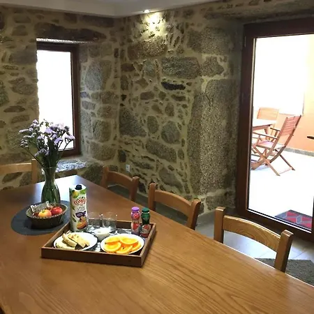 Фермерский дом Casa Do Caminho - Ossela Оливейра-ди-Аземейш
